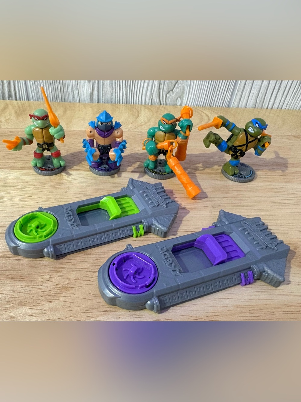 Akedo TMNT Battle Figure Lot Raphael Leonardo Michelangelo Shredder+Battle Bases